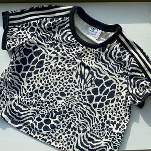 Printed adidas top